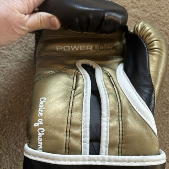 Everlast PowerLock 16oz Right Hand Black & Gold Boxing Glove *Read* - Picture 5 of 7